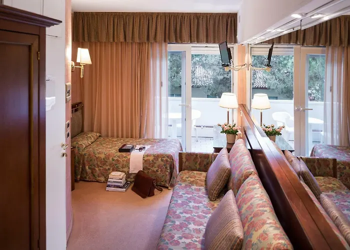 Hotel Astro