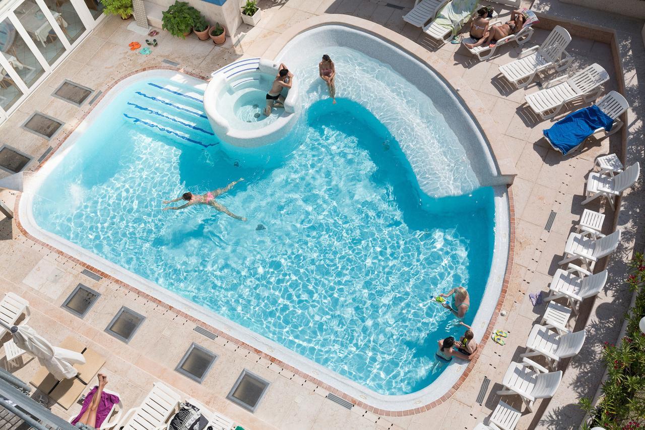 Astro Hotel 4*